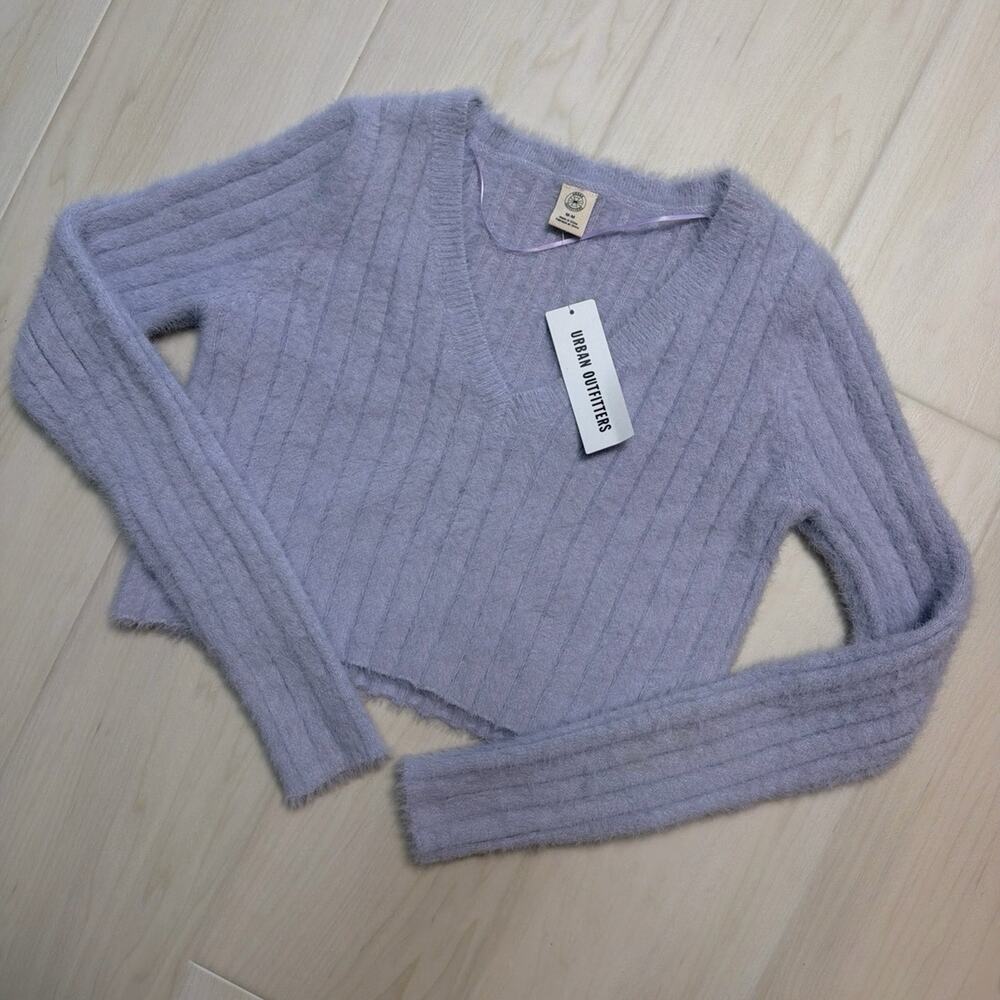 Urban Outfitters Fuzzy Cropped V Neck Sweater NWT
